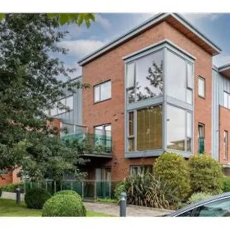 Lovely 2 Bedroom In Exclusive Development. Apartamento