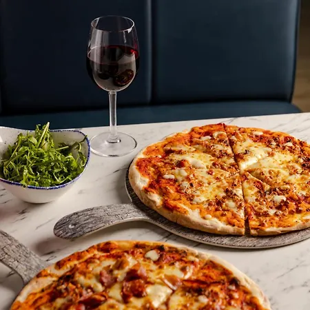 Leonardo Christchurch - Formerly Jurys מלון 4*