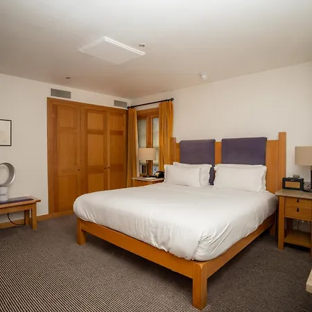 Hotell The Clarence 4*