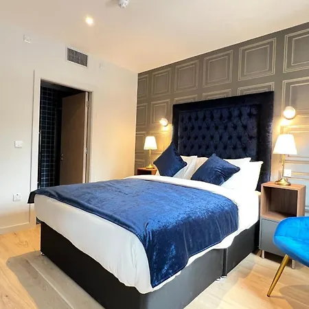 Merrion Square Apartment *