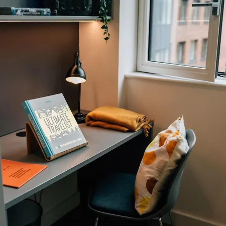 Point Campus In Docklands Apartment