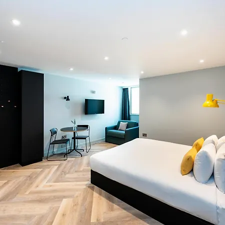 Apartmanhotel Staycity Tivoli