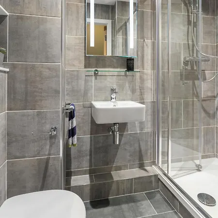 Aparthotel Highfield House 3*