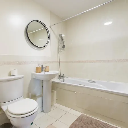 Stylish At Aviva Apartman *