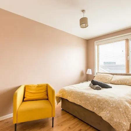 Stylish At Aviva Apartman
