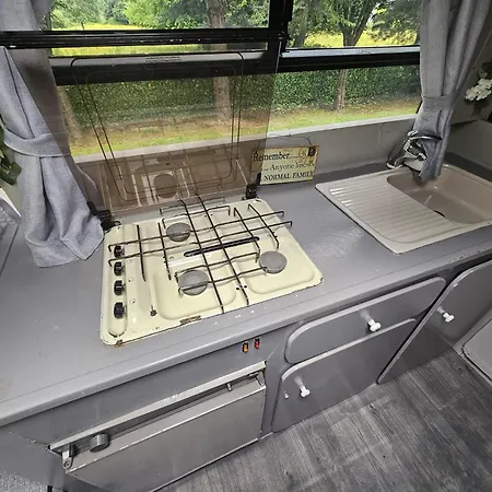 Retro Camper Hire Kemping *