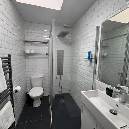 公寓 Central, Comfortable And Spacious 4 Bed Duplex