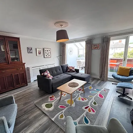 Central, Comfortable And Spacious 4 Bed Duplex 都柏林