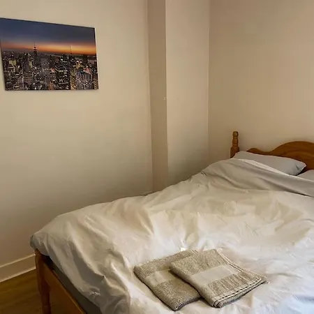 City Centre Apt With Balcony Great Location & Neighborhood Apartmán *