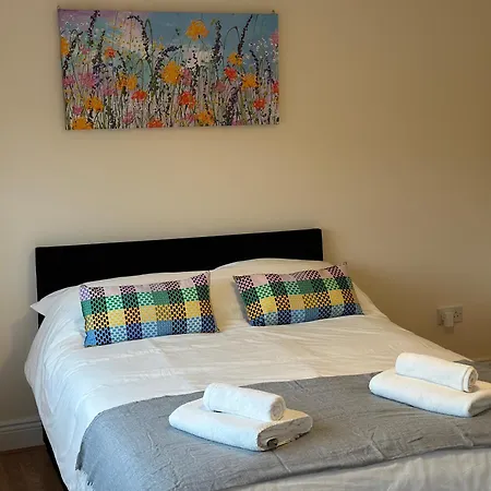 Warm Welcome Rooms Homestay *