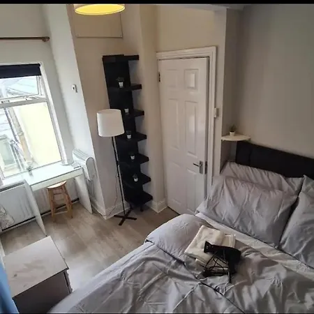 Entire In 3 Apartment *