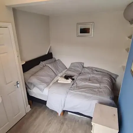 Entire In 3 Apartment *