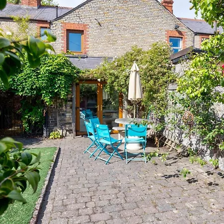 Lägenhet Guestready - Lovely House With Garden In