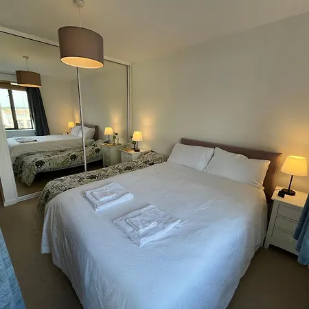Apartamento Entire In Exclusive Neighborhood - Comfortably Sleeps Up To 6 Guest *