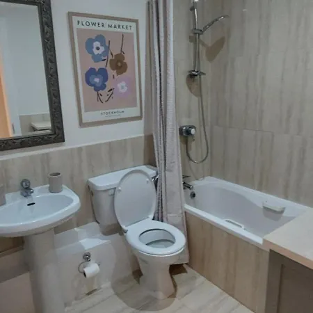 Apartament Tastefully Refurbed 2bed - 3 Mins To Trinity & Docks Dublin