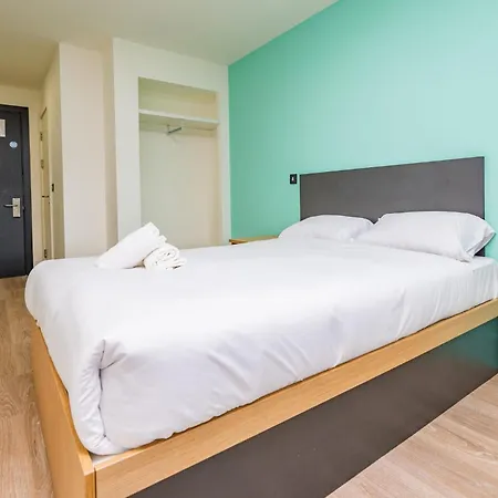 Refurbished Ensuite With Shared Kitchen At Montrose In