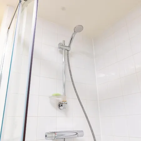 Refurbished Ensuite With Shared Kitchen At Montrose In * Dublin