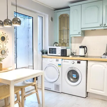 Centre D1 - 2 Bedroom Spacious Modern Duplex House Apartmán