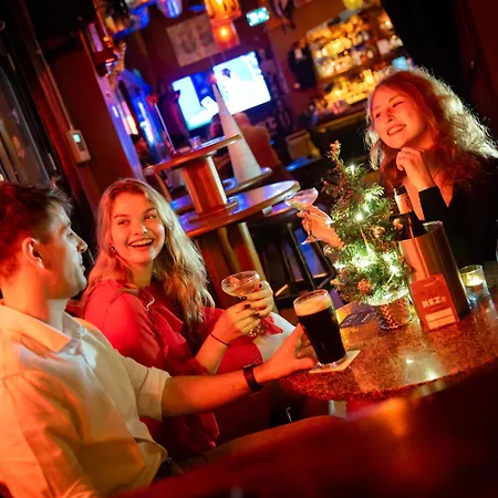 Rezz Temple Bar, 3*