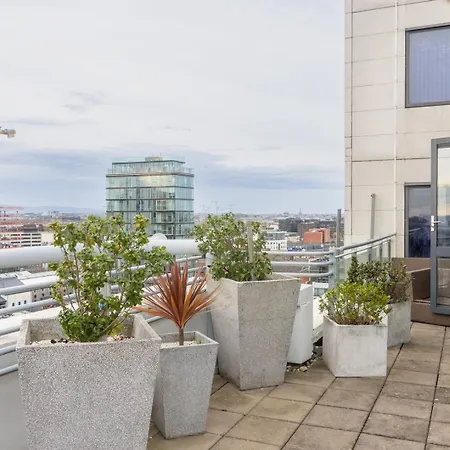 Guestready - Enchanting Views From Millenium Tower Dublín