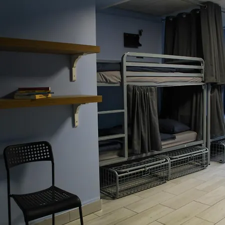Abbey Court Hostel *