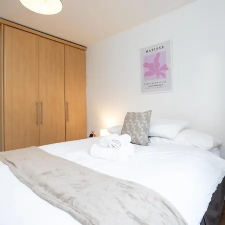 Contemporary 2br Flat In Dublin's Cultural Hub Apartament