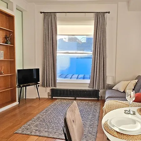 Temple Bar 1bd Large & Newly Upgraded Sleeps 4 Apartment *