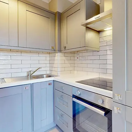 1 Bed In Centre
