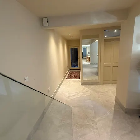 Dun Laoghaire Coastal Retreat & Hidden Getaway * ダブリン