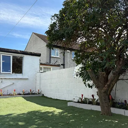 Pensionat Superb Double Near Airport - 2 *