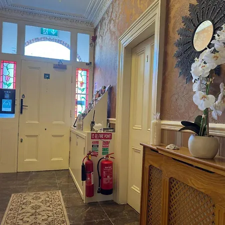 Donnybrook Hall 3*