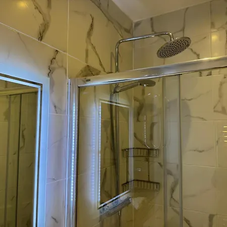 Vendégház Donnybrook Hall 3*