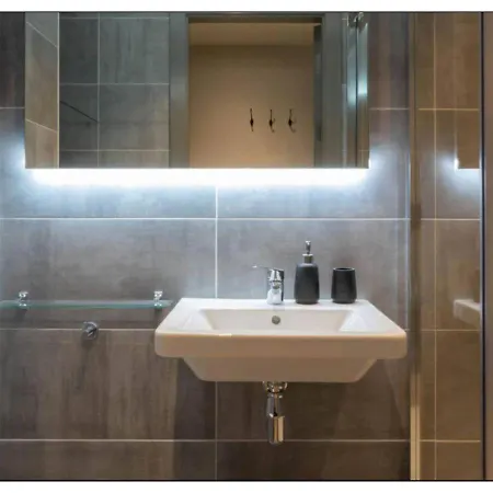Joivy Affordable Thomas Street - Adults Only Dublin