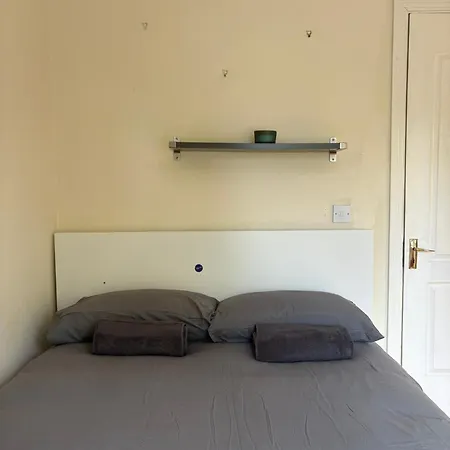Superb Double Near Airport - 3 Гостевой дом *