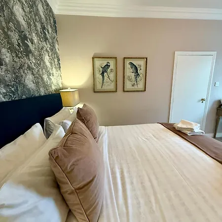 Bed & Breakfast Avoca House