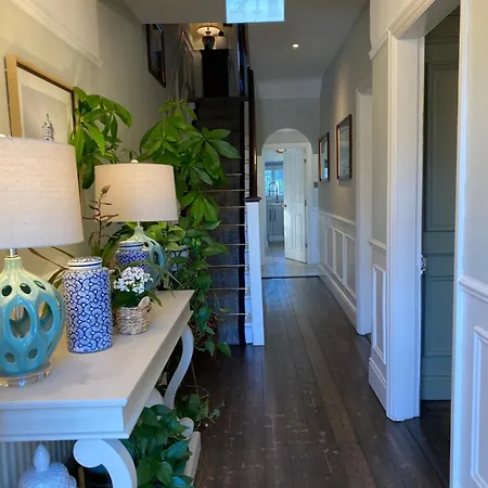 Bed & Breakfast Avoca House