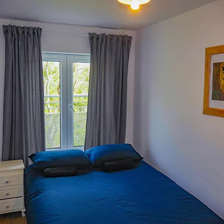 Apartment Comfortable 2-bedroom Near Airport *