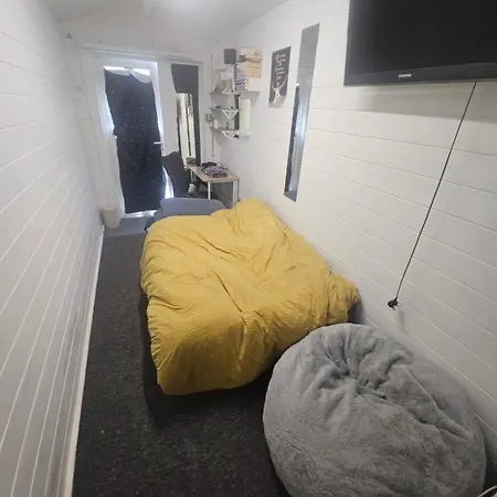 Lodge Splendid Room