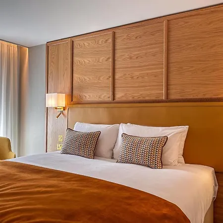 Hotel Skylon 4*