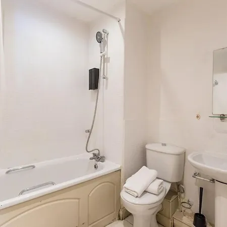 Spacious Two Bedroom * Dublin