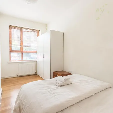 Apartment Spacious Two Bedroom *