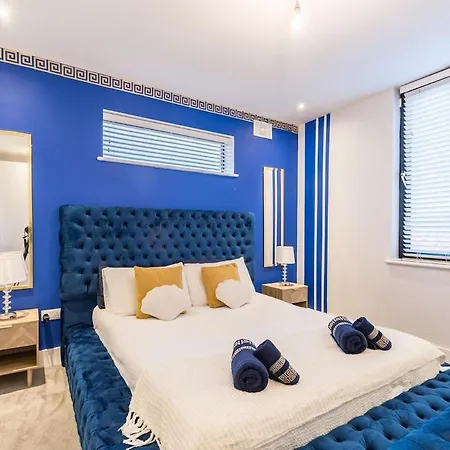Hot Tub Luxe In The Heart Of Dublin