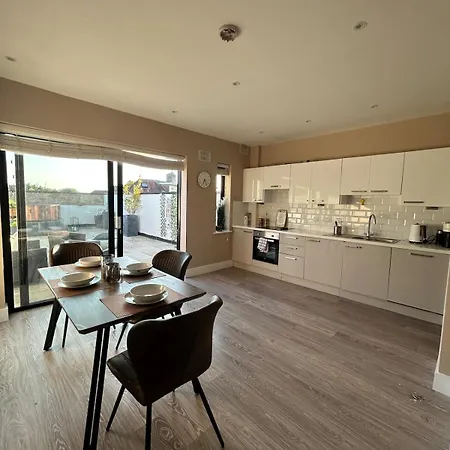 Hot Tub Luxe In The Heart Of * Dublin