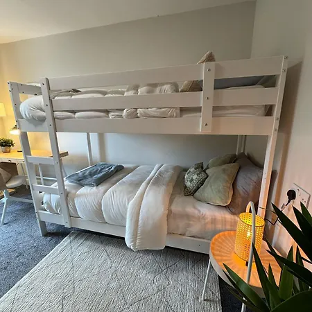 Cosy Ensuite In Heart Of