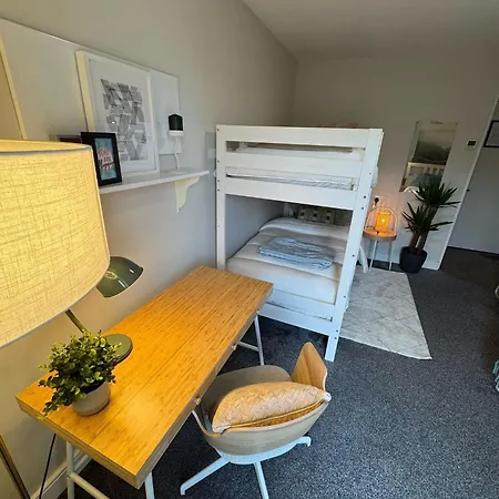 Cosy Ensuite In Heart Of