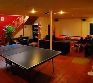 بيت شباب Avalon House *
