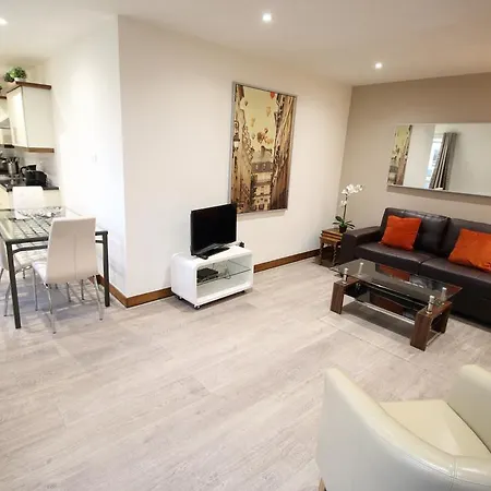 O'connell Bridge Apartment