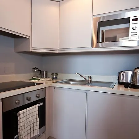 Apartament & *