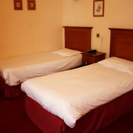 Hotel Lynams 2*