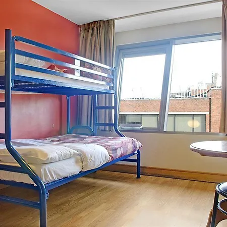Latroupe Jacobs Hostel *